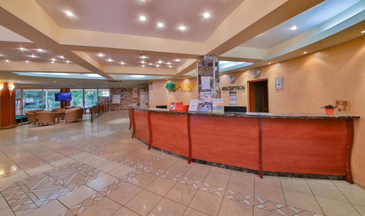 Vita Park Hotel&Aqua Park Albena Bagian luar foto