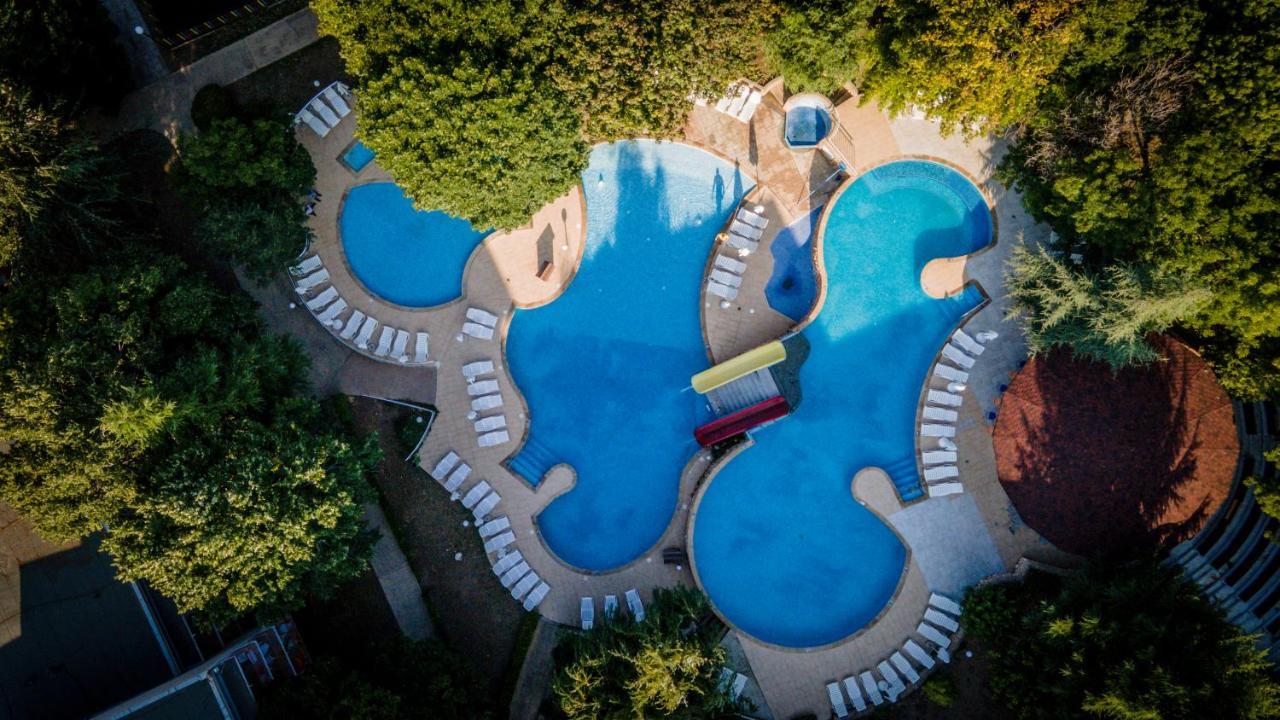 Vita Park Hotel&Aqua Park Albena Bagian luar foto