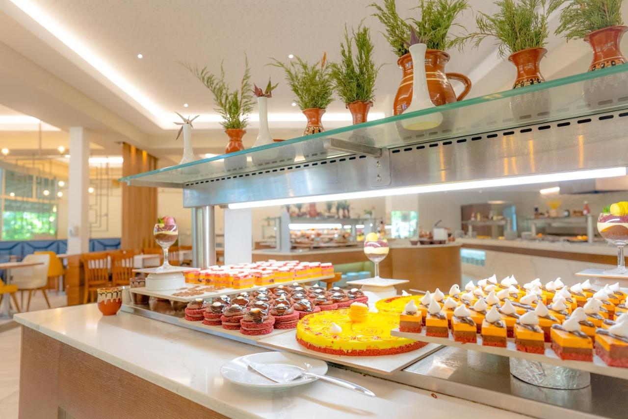 Vita Park Hotel&Aqua Park Albena Bagian luar foto