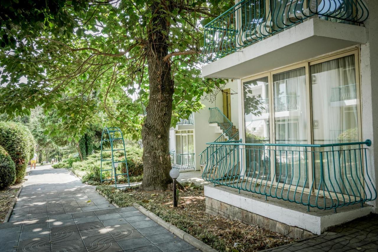 Vita Park Hotel&Aqua Park Albena Bagian luar foto