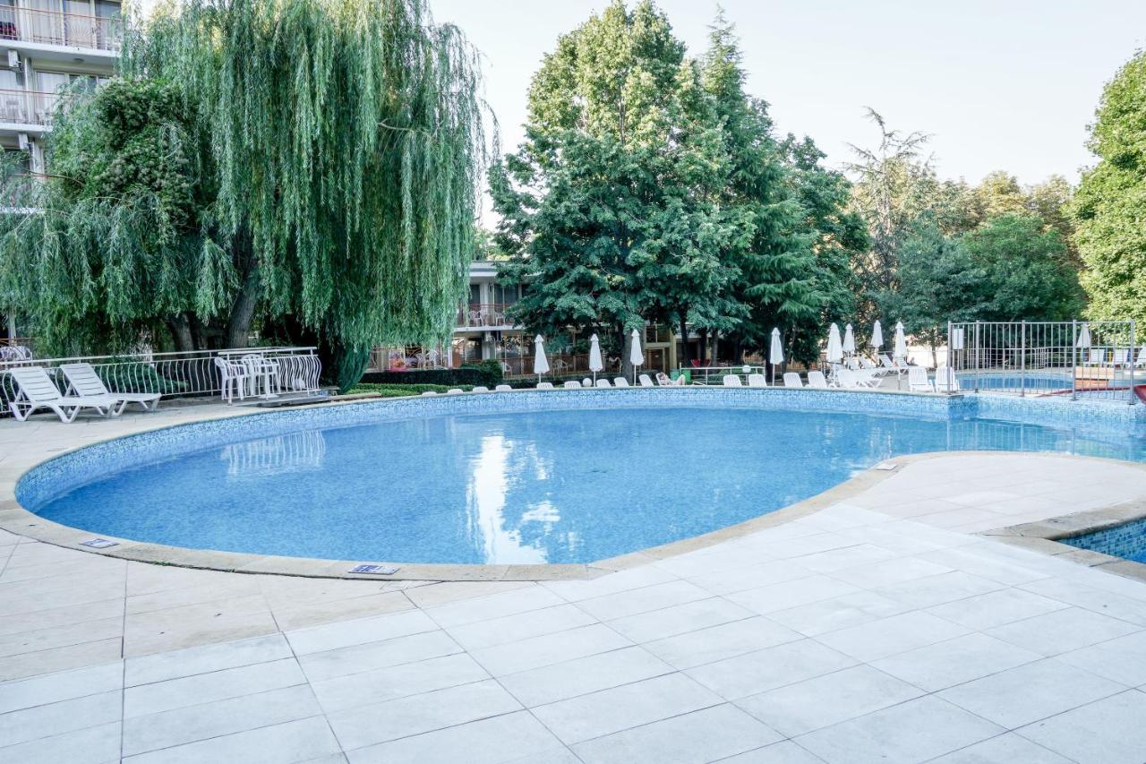 Vita Park Hotel&Aqua Park Albena Bagian luar foto