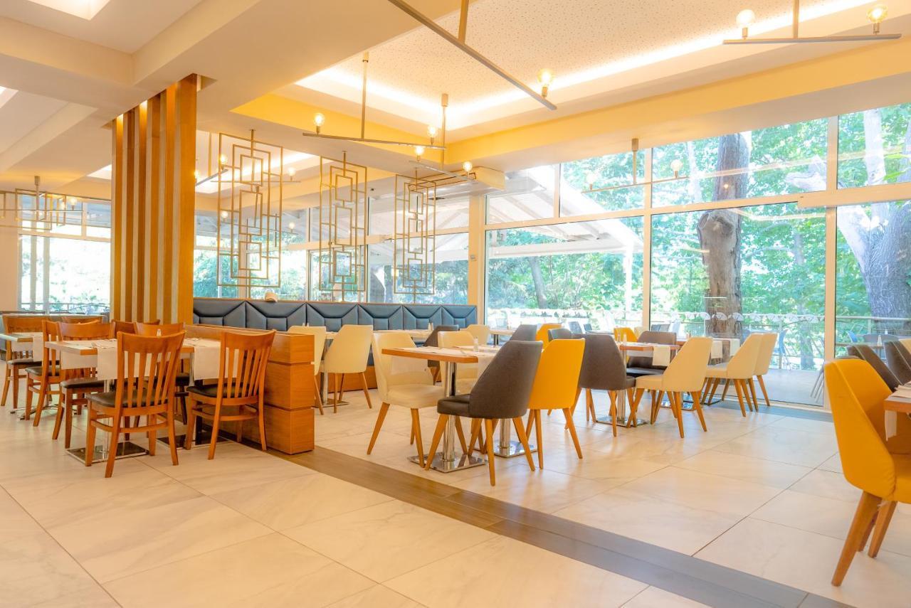 Vita Park Hotel&Aqua Park Albena Bagian luar foto
