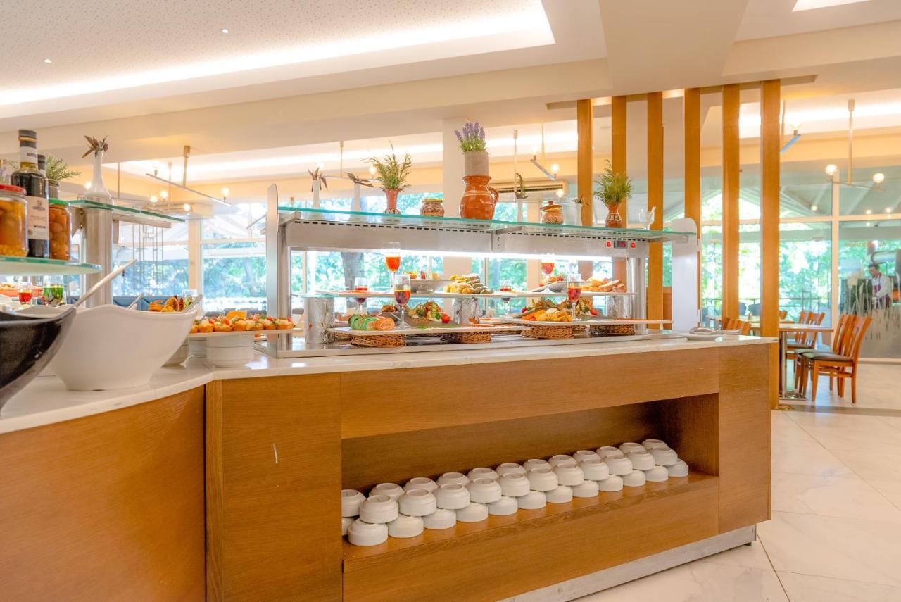 Vita Park Hotel&Aqua Park Albena Bagian luar foto