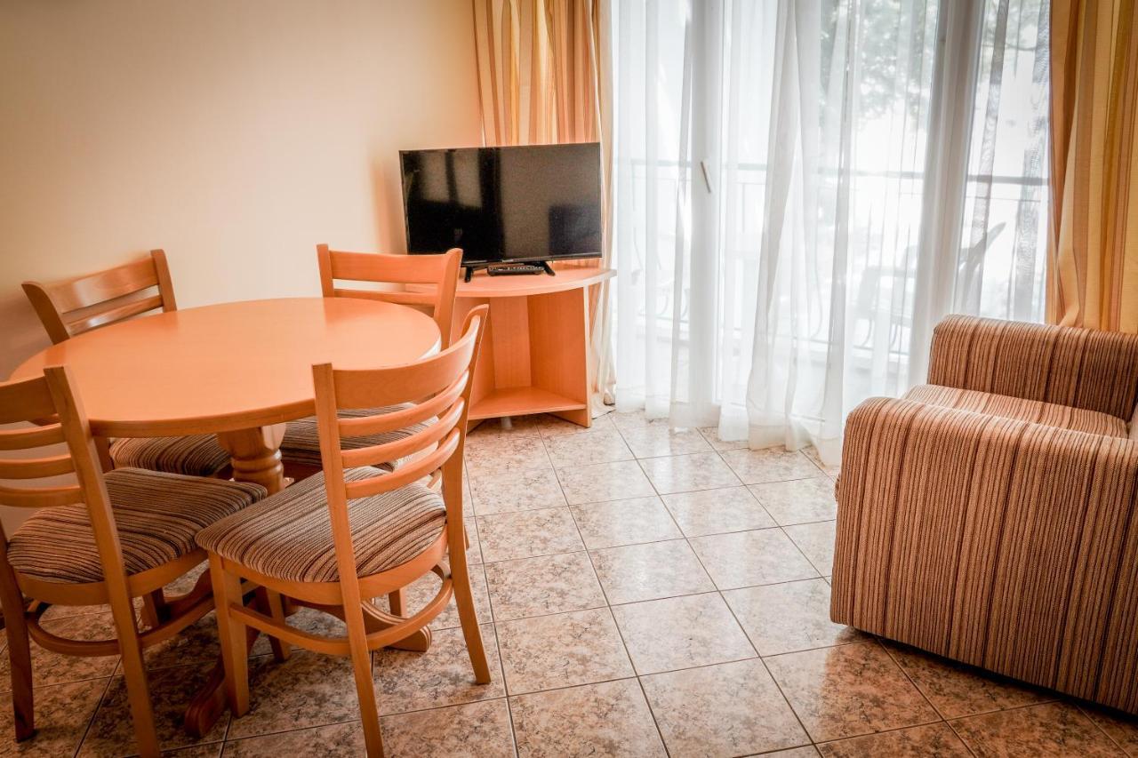 Vita Park Hotel&Aqua Park Albena Bagian luar foto