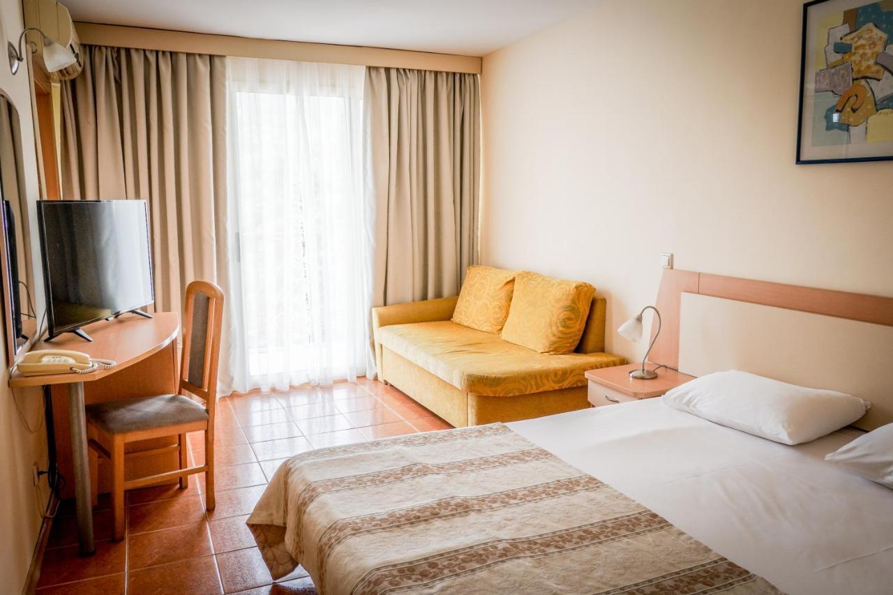 Vita Park Hotel&Aqua Park Albena Bagian luar foto