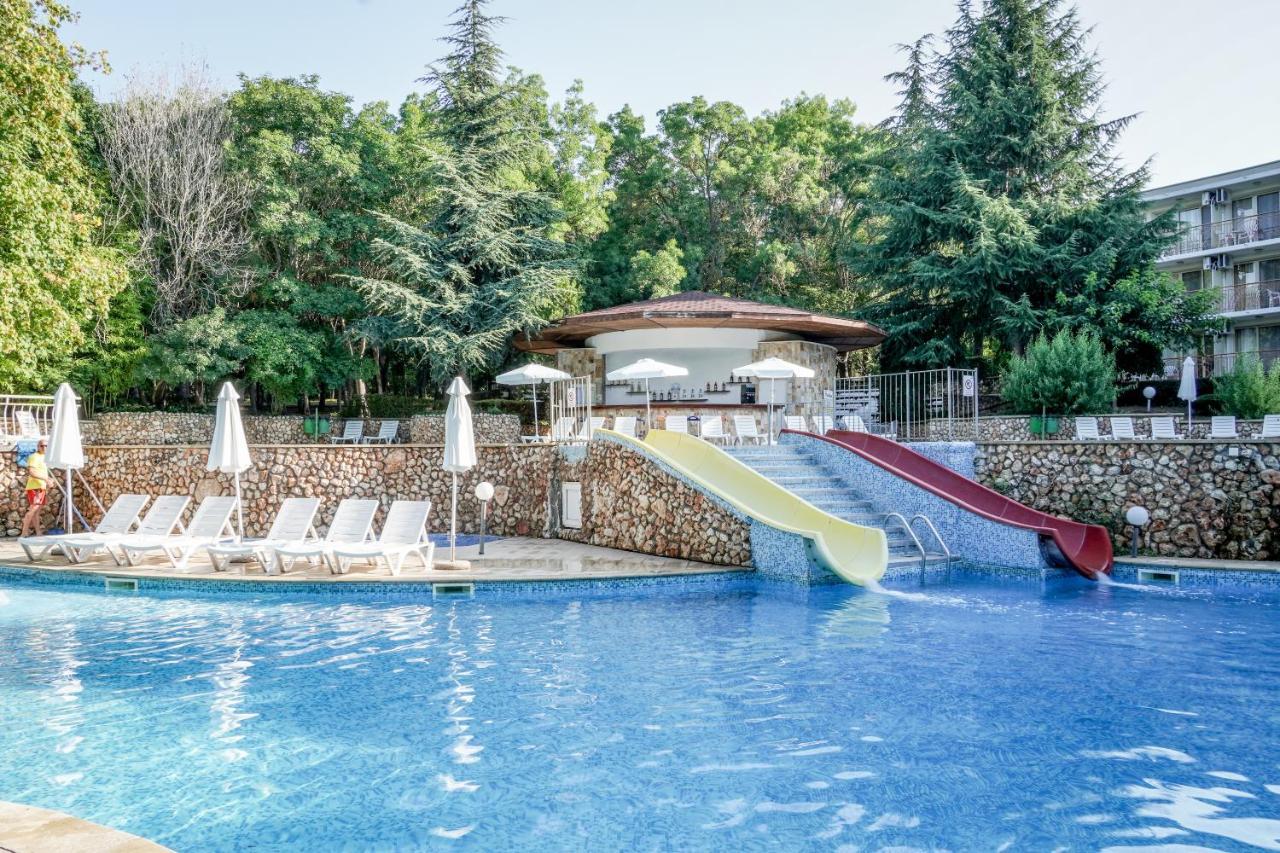 Vita Park Hotel&Aqua Park Albena Bagian luar foto