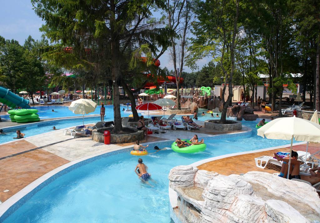 Vita Park Hotel&Aqua Park Albena Bagian luar foto