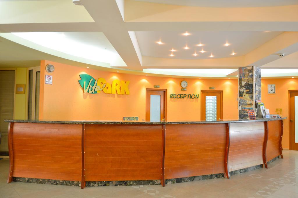 Vita Park Hotel&Aqua Park Albena Bagian luar foto